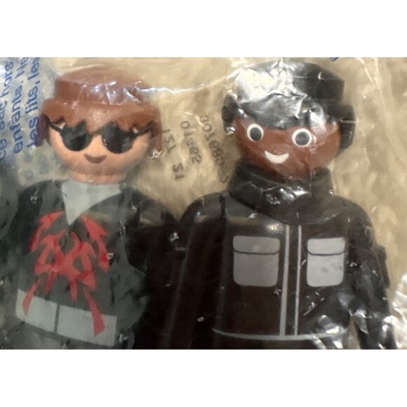 Playmobil Police Figures Set W/ Accessories New In Packaging 2 Figures Plastic M - Picture 2 of 8